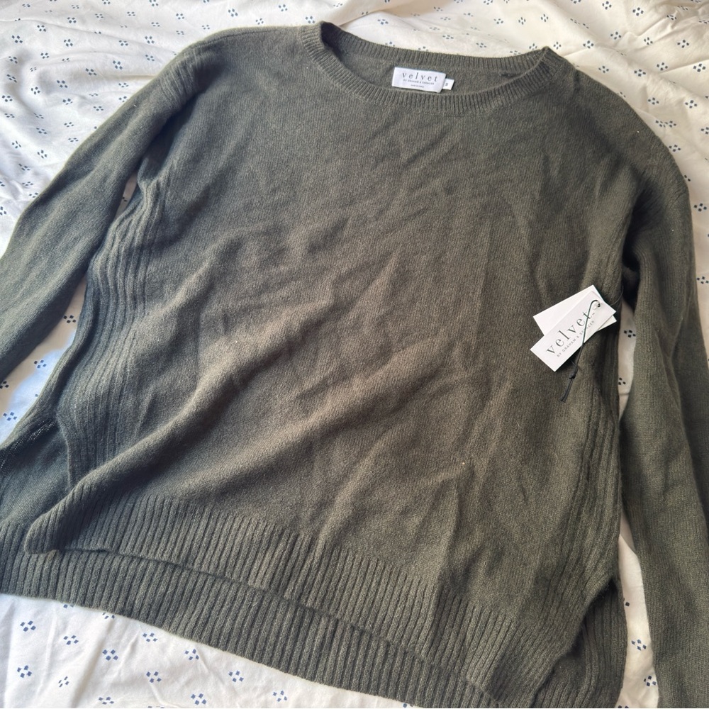Velvet by Graham & Spencer Cashmere Olive Green Sweatshirt